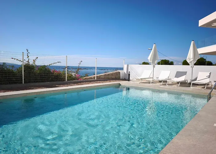 With Sea View And Pool Ideally Located *