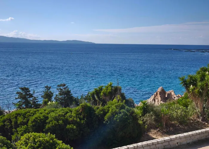 With Sea View And Pool Ideally Located Appartement *