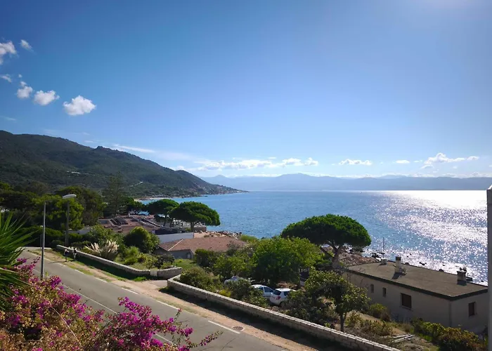 Apartment With Sea View And Pool Ideally Located